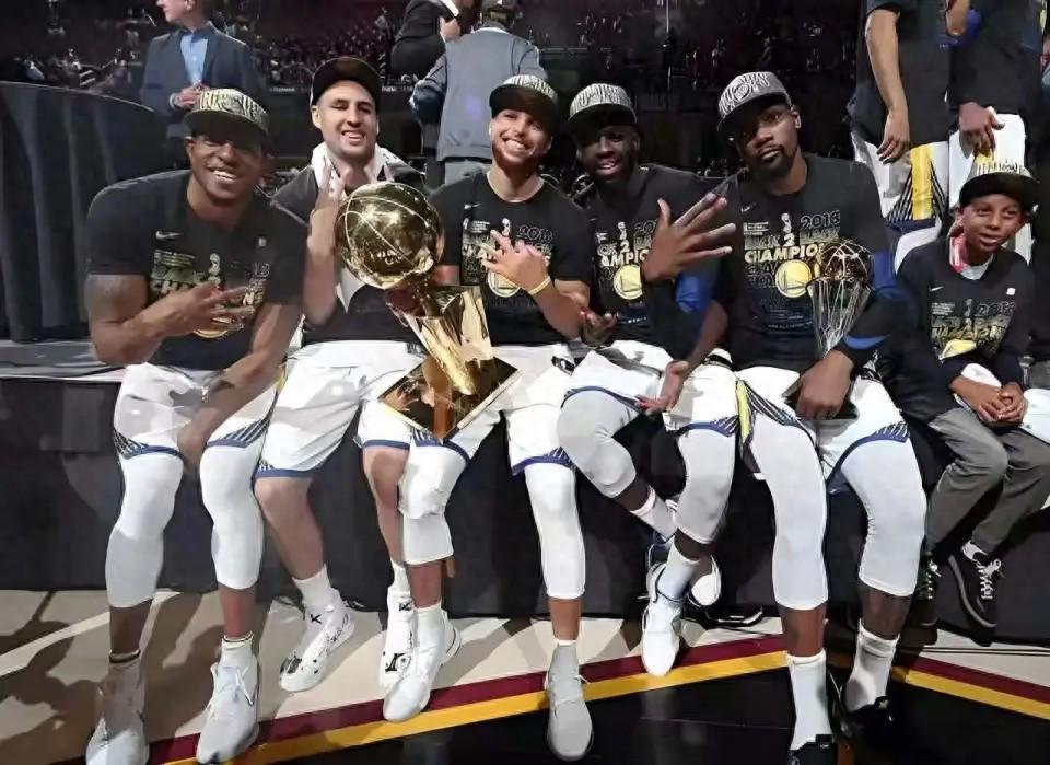 2026世界杯在线投注-湖人128-104大胜国王，黄蜂崛起，新版海啸兄弟横空出世！